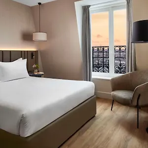 فندق هوليداي إن غار دو لإيه